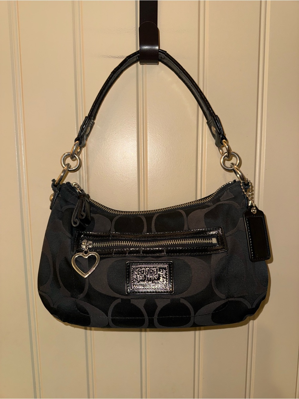 Coach Poppy Signature Daisy F20044 Shoulder Bag Black Patent Leather Canvas Y2K